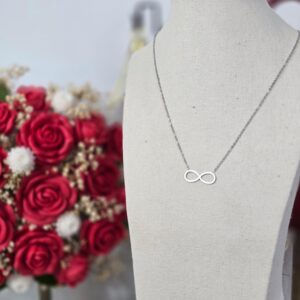 Collar Infinito Plateado - 002