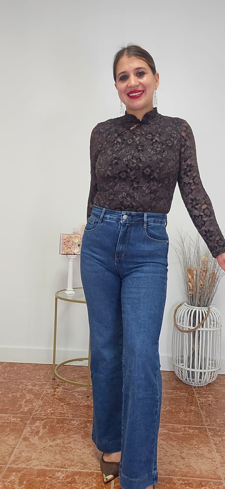 Pantalón vaquero faja campana 22086 - Imagen 2